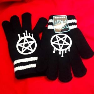Pentagram Gloves Too Fast